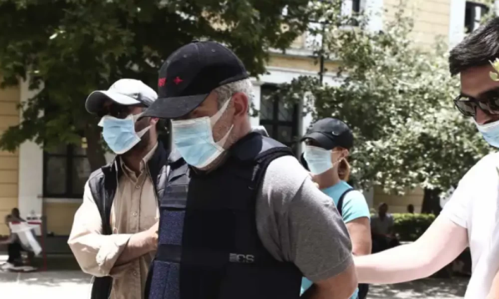 Δίκη ψευτογιατρού: Γονείς 35χρονης-"Αισθανόταν επίλεκτη που την ανέλαβε"